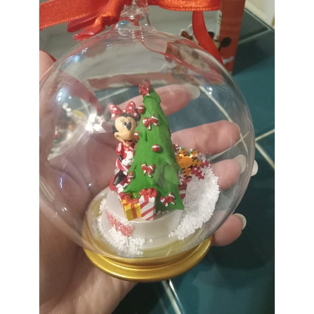RARE‎ DISNEY STORE DATED 2010 MICKEY & MINNIE SNOW GLOBE ORNAMENT SET OF 2 Glass